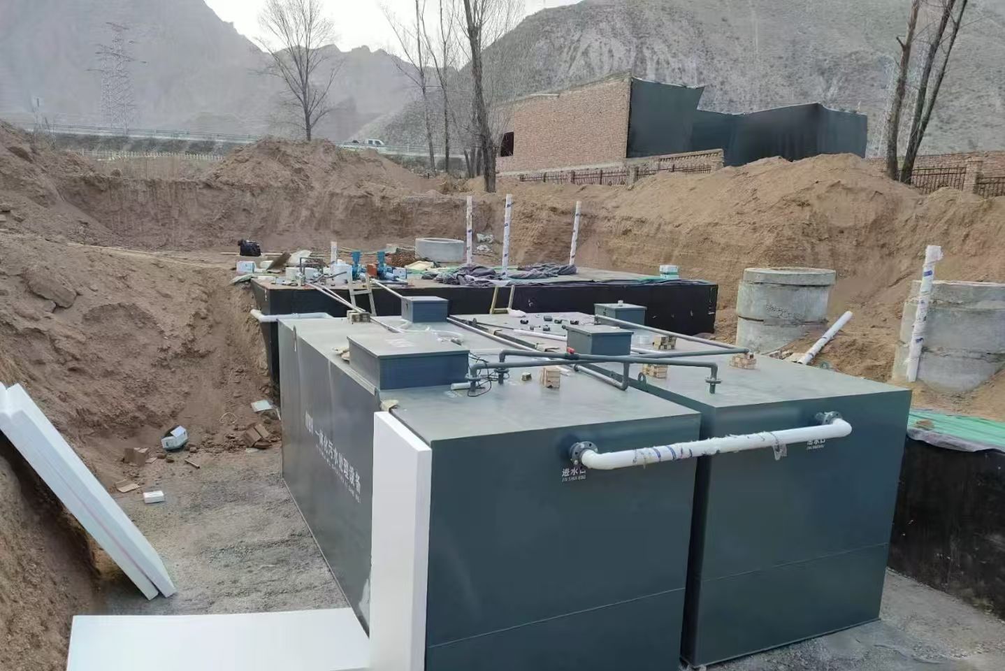 西湖一体化污水处理设备